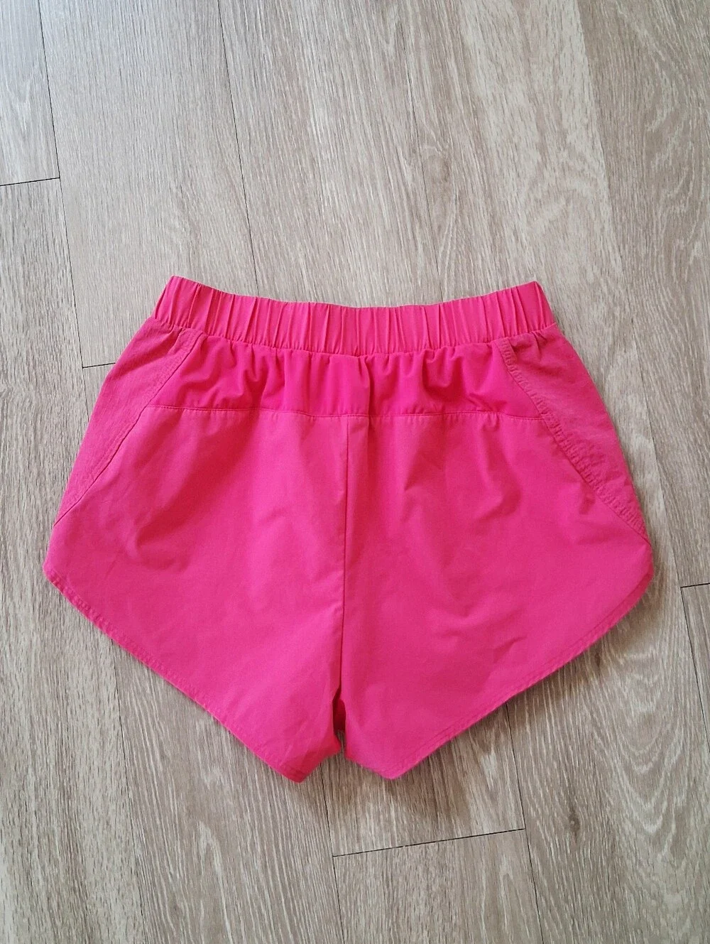 Alo Playmaker Dolphin Short Pink Summer Crush